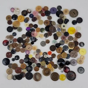 188 Vintage Assortment Button Lot Plastic Buttons Crafting Sewing Multi Purpose - Picture 1 of 12