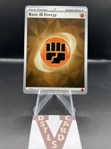 Pokemon Prismatic Evolutions - FIGHTING ENERGY SVE014 Holo - Picture 1 of 3
