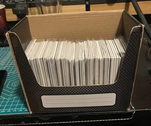 50 tarjetas de camiseta/parche incluyendo NFL MLB novatos múltiples deportes - Imagen 1 de 1