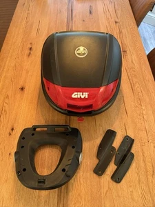Bauletto bauletto Givi E300N2 nero 30 litri con piastra di montaggio e chiave - senza bulloni - Foto 1 di 10