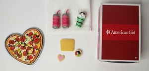 Juego de rebanadas de pizza y bebida de cereza con bandeja de corazón American Girl y más mezclado con caja - Imagen 1 de 5