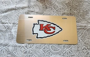 Espejo de fútbol americano Kansas City Chiefs reflectante novedad matrícula etiqueta 6x12 pulgadas - Imagen 1 de 1