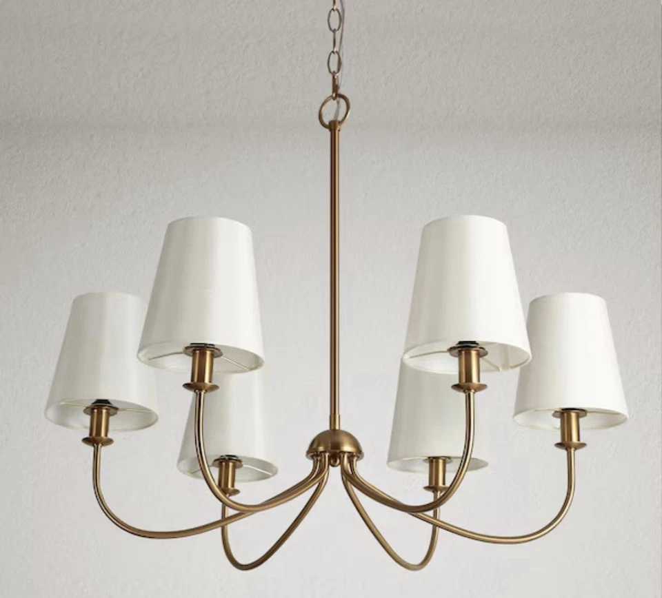 Lámpara de araña lineal de latón enchapado de transición LNC 6 luces cono blanco tonos de tela Foto 1 de 4