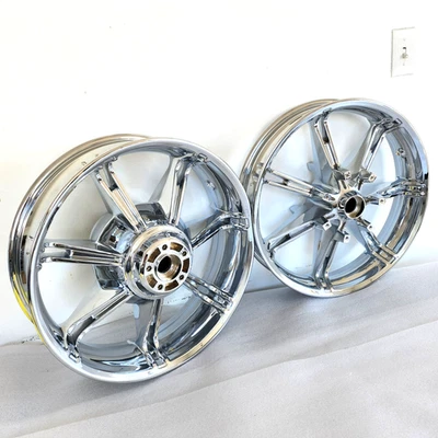 Harley Davidson SLICER 2 超限量公路滑翔铬轮 2020 - 2024 — 第 1/4 张图片