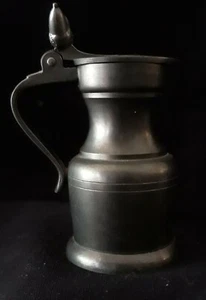 Set Nr. 78 ° gedeckter Krug mit Klappe - Les Etains du Manoir Nr. 2 - 7,5 cm 75 gr - Bild 1 von 8