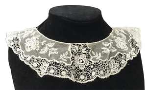 Antique Victorian Womens Bedfordshire Brussells Lace Bertha Collar - Picture 1 of 6