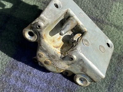 Mercedes-Benz R107 380SL 450SLC 560SL Passenger Right Door Latch - Image 1 of 4