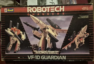Revell Robotech Changers 1/100 VF-1D Guardian Model Kit #1408 - Image 1 of 4