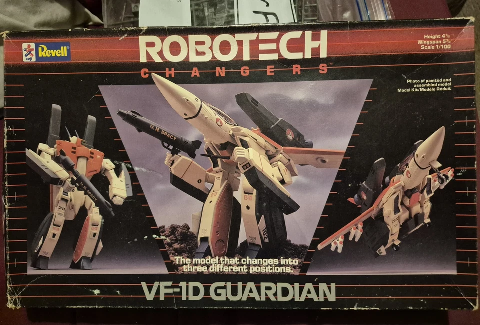 Revell Robotech Changers 1/100 VF-1D Guardian Model Kit #1408 - Image 1 of 4