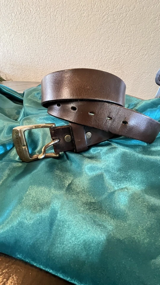 Cinturón de Cuero Italiano Levi’s Talla 44/110 Marrón Plata Logo Hebilla Cuadrada Hecho en EE. UU. Foto 1 de 4