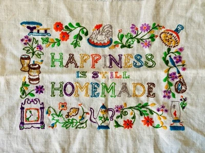 DE COLECCIÓN HECHO A MANO CREWEL BORDADO FELICIDAD SIGUE SIENDO CASERO AGUJAS Y AROS Foto 1 de 4