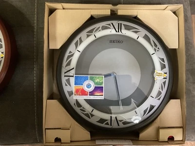 Reloj de Pared Seiko QXS003KR Negro Borde Luz Rendimiento Foto 1 de 3