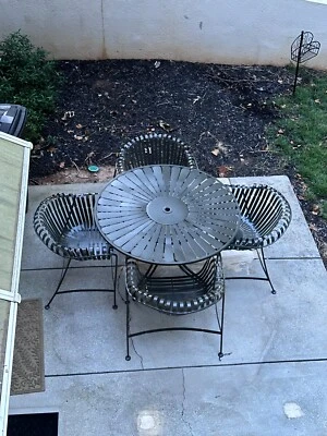 Woodard Sunburst Outdoor Patio Set with seating for 4 - Mid Century Modern - Image 1 of 4