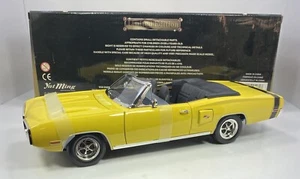 ROAD SIGNATURE 1/18 Scale 1970 DODGE CORONET R/T”YELLOW CONVERTIBLE" - Picture 1 of 12