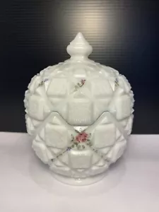 Gorgeous Vnt Westmoreland Old Quilt Milk Glass Candy Dish Jar Hand Painted 1940s - Picture 1 of 7