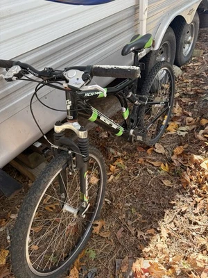 Bicicleta de montaña GT XCR5000 I Drive cuadro pequeño de 26 pulgadas Foto 1 de 4