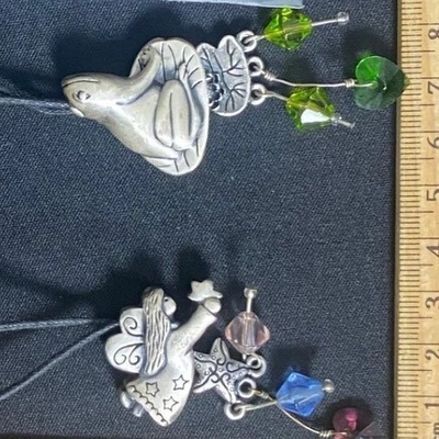 2 nuevos dijes estilo peltre - conejito en hongo y ángel de hadas con cuentas Foto 1 de 3