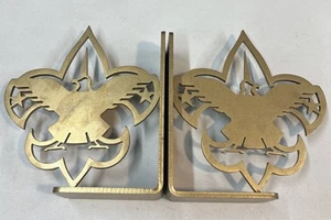 Juego de 2 sujetalibros de hierro fundido pintados en oro BSA Boy Scouts of America Eagle de colección - Imagen 1 de 9