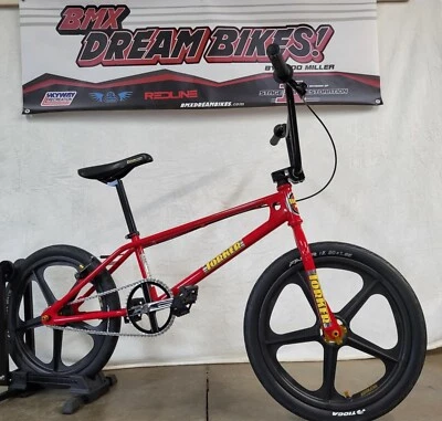 Bicicleta BMX Torker 20" - Construcción Personalizada 2024 - Rojo Caramelo Foto 1 de 4