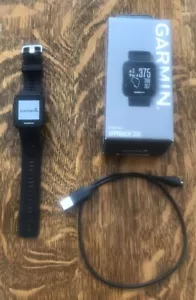 Garmin Approach S10 GPS Golf Watch With Box and Charger - Picture 1 of 2