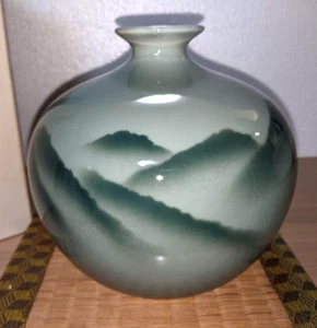 Japanese Kutani ware Juho vase with pedestal Round shape jar ceramics / H 15 cm - Picture 1 of 8