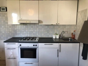 Cucina IKEA bianca e grigia - Foto 1 di 1
