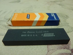 Vintage Norton FJB24 NO 8475-7 Fine Crystolon Bench Oilstone 4" X 1" X 1/2" NOS - Picture 1 of 5