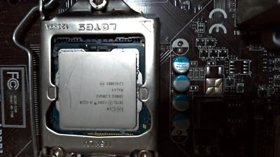 Intel i3-3220+Ram 4gb Kingston + Scheda video Radeon HD5450 + Dissipatore Intel - Immagine 1 di 4