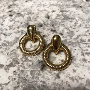 Avon Clip Earrings Doorknocker Goldtone Vintage Statement Preowned - Picture 1 of 4