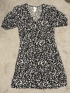 H&M Puff Sleeves Dress Summer Vacation Travel V-Neck Seam At Waist Smock XS Size - Picture 1 of 4