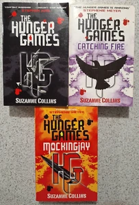 Libros de bolsillo de la trilogía de Los Juegos del Hambre de Suzanne Collins - Imagen 1 de 6