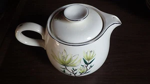 Rhythm by Homer Laughlin M54N5 Blumenmuster Teekanne 5,5" hoch - Bild 1 von 4