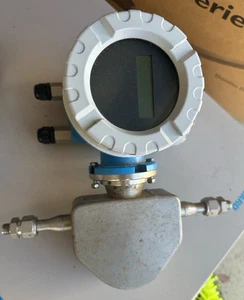 Medidor de flujo de agua Coriolis Endress+Hauser Promass E+ Promass 40 40E08-1348/0 - Imagen 1 de 3