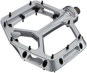 RaceFace Atlas Platform Pedals 9/16" Concave Alloy Body Adjustable Pins Silver - Picture 1 of 3