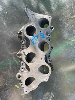 09 LEXUS IS350 Intake Manifold - Image 1 of 2