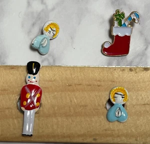 Vintage 4 Gold Tone Christmas Doll Dress Buttons Angel Mixed Metal Buttons 131-6 - Picture 1 of 7