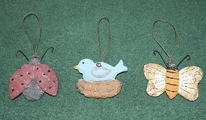 3 ENTZÜCKENDE FRÜHLINGSORNAMENTE/DEKOR AUS KUNSTHARZ! Marienkäfer, Vogel, Schmetterling - Bild 1 von 1