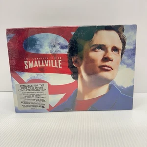 ORIGINAL SMALLVILLE: THE COMPLETE SET-w/Exclusive Daily Planet & Xtras SEALED - Foto 1 di 3