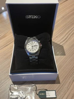 SEIKO Kinetic 5M63-0B90 Men’s Watch, 40mm Face, 5 Bar, New Capacitor , Stunning. - Image 1 of 4