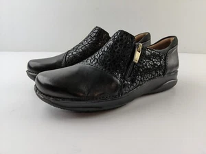 NEW Clarks Unstructured Appley Zip Loafer Women US 6 M Black Leather Comfort - Picture 1 of 15