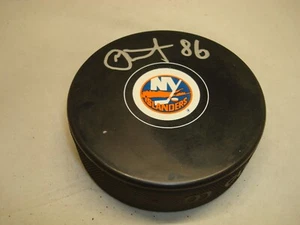 Nikolay Kulemin Signed New York Islanders Hockey Puck Autographed 1B - Picture 1 of 2