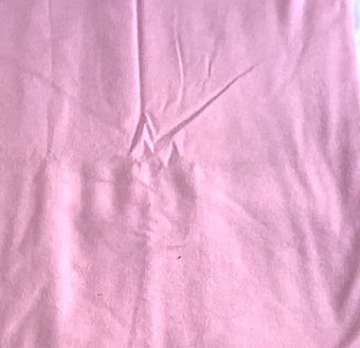 "Colcha de tela de franela rosa de 1 1/8 yarda de algodón color liso 44""x 43""" Foto 1 de 4