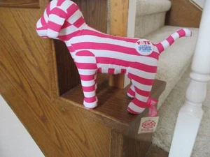 BRANDNEU ROSA HUND GESTREIFT ABSTIMMUNG 8 ZOLL LANG MIT ALLEN ETIKETTEN - Bild 1 von 5