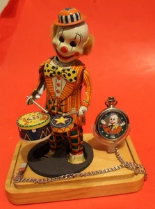 RARO CLOWN BATTERISTA A CARICA CHIAVE IN METALLO CON OROLOGIO DA TASCA FOSSIL - OTTIME CONDIZIONI - Foto 1 di 3