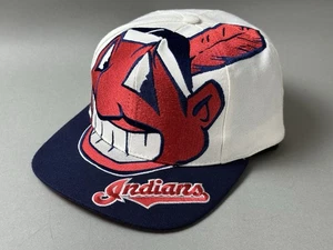 Vintage 1990er Chief Wahoo großes Logo Cleveland Indianer Druckknopflasche Mütze The Game SAUBER - Bild 1 von 18