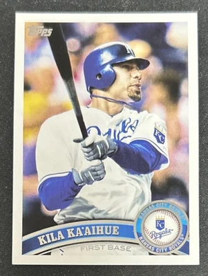 2011 Topps Kila Ka'aihue Baseball Card #527 Royals 1B NM - Image 1 of 2