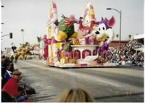 FOTO ENCONTRADA Color ROSE PARADE CARROZA Original PASADENA CALIFORNIA De Colección 21 47 Q - Imagen 1 de 1