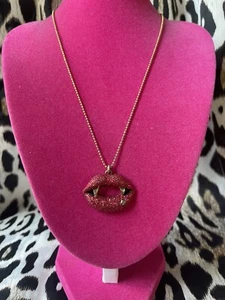 Betsey Johnson Vintage Glitter Critters BITE ME Red Lips Fangs Mouth Necklace - Picture 1 of 6