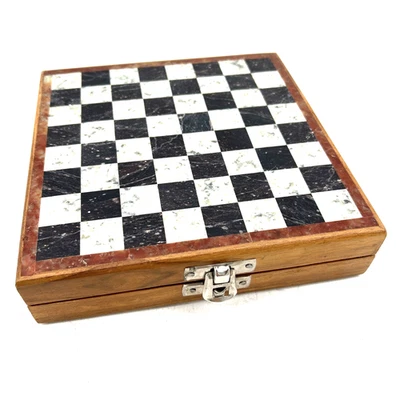 Juego de ajedrez de viaje vintage 7x7 estuche de madera forrado de terciopelo azul piezas talladas Foto 1 de 4