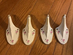 Set 4 ganci portasciugamani vintage ceramica bianca bagno accappatoio floreale - Foto 1 di 8